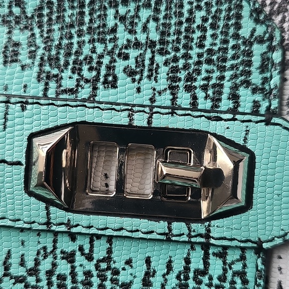 Rebecca Minkoff Adjustable Strap multicolored purse W turn Closure 11x8.5 - Picture 14 of 14